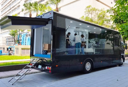 達文西機械手臂體驗車_活動燈箱車_戶外媒體_整合行銷_媒體購買_行動車_燈箱車_LED看板_廣告車_看板車_天闊創意行銷